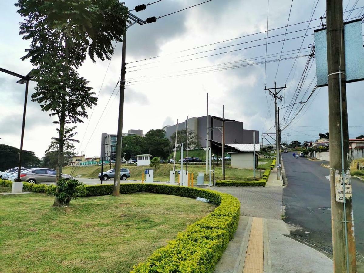 Airport Traveler'S Home Alajuela Exterior foto